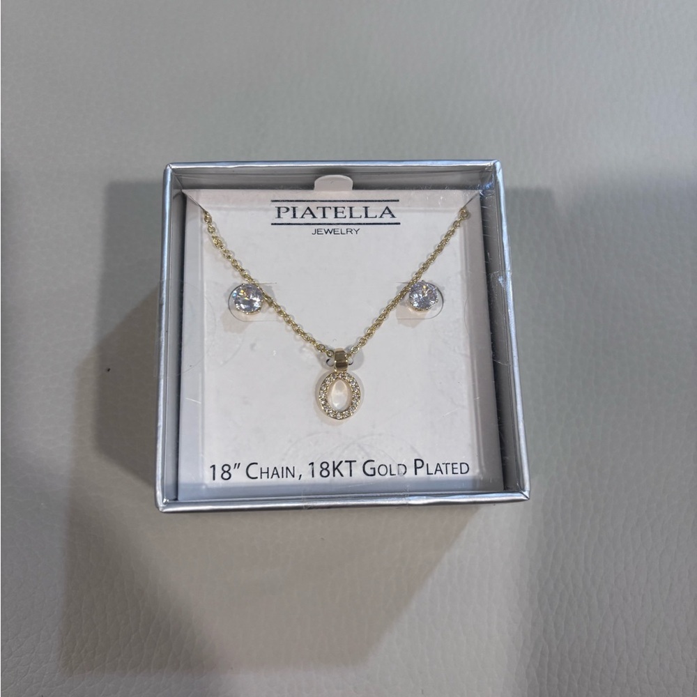 Piatella Gold-Plated Oval Pendant Necklace and Stud Earrings Set - White Crystal